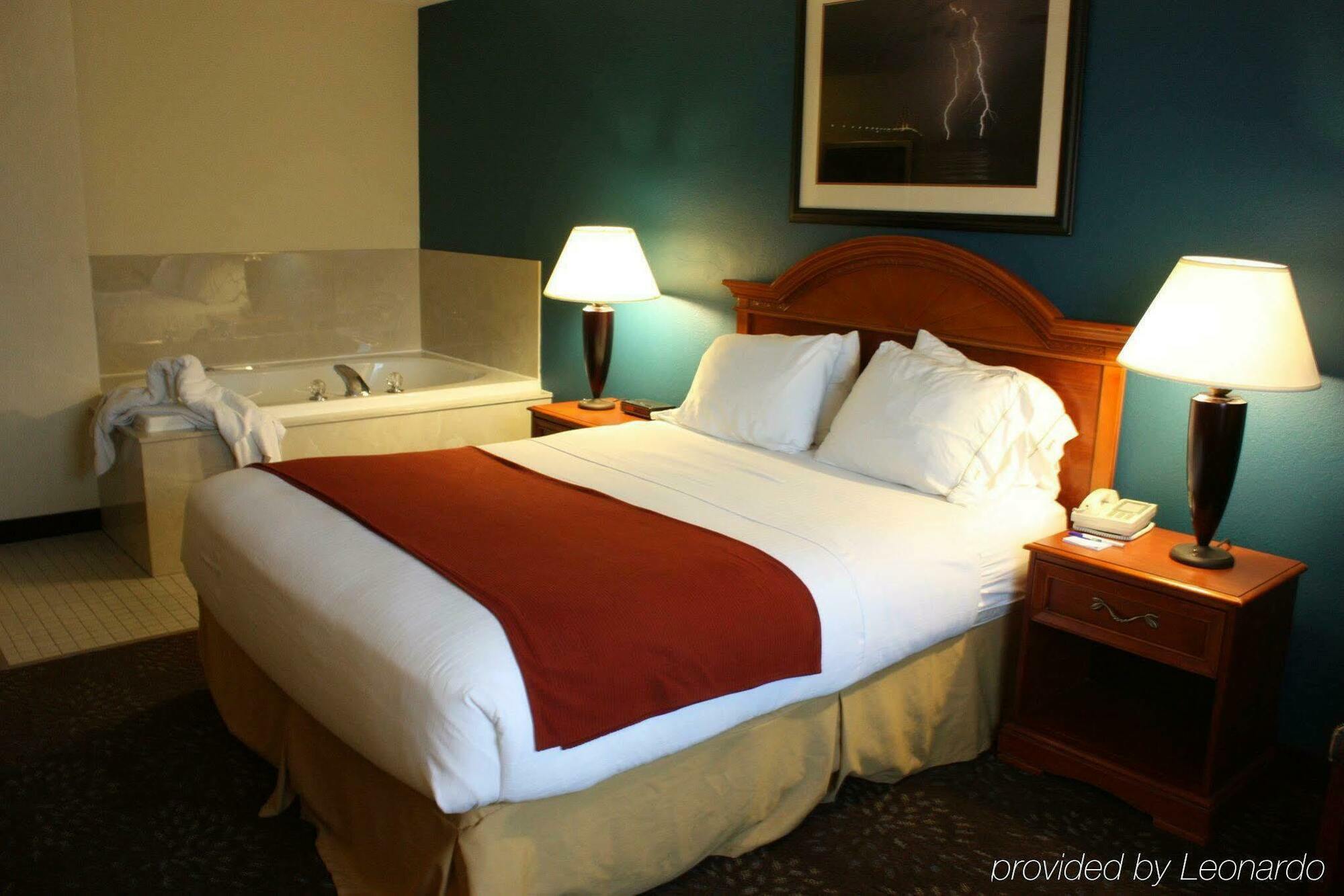 Holiday Inn Express Mackinaw City By Ihg Extérieur photo